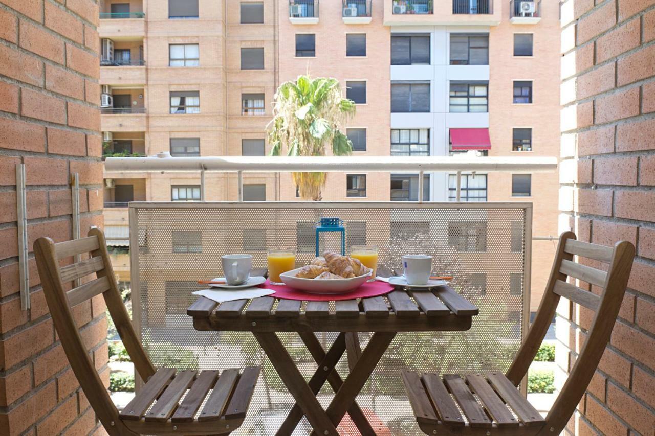 Central Park Apartment Валенсия Екстериор снимка